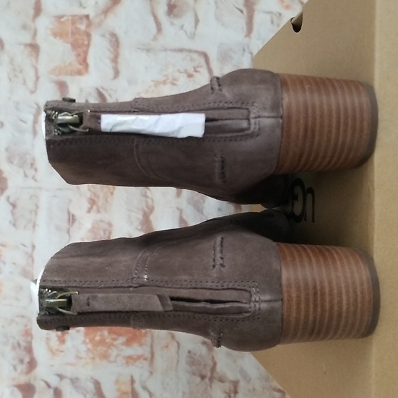 New UGG Bandara Ankle Bootie - Picture 5 of 10